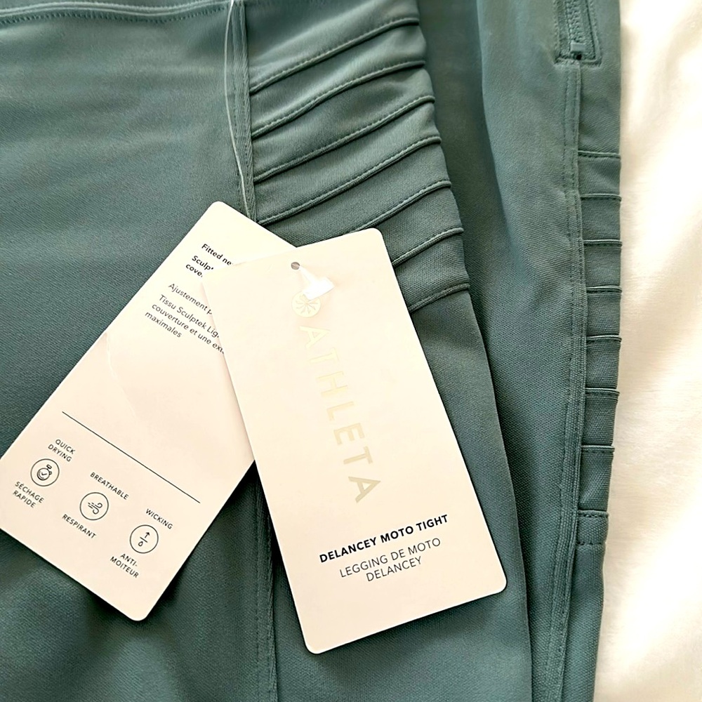 Never worn sage green Athleta leggings
